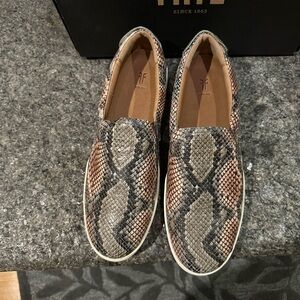 FRYE women’s Webster Slip On Sneaker